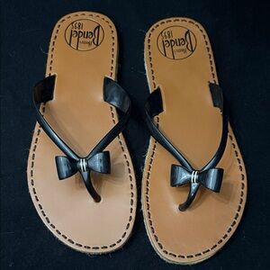 Vintage! Henri Bendel Black and Tan Bow Sandals